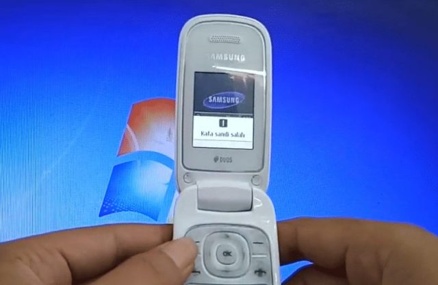 Cara Flash Samsung E1272